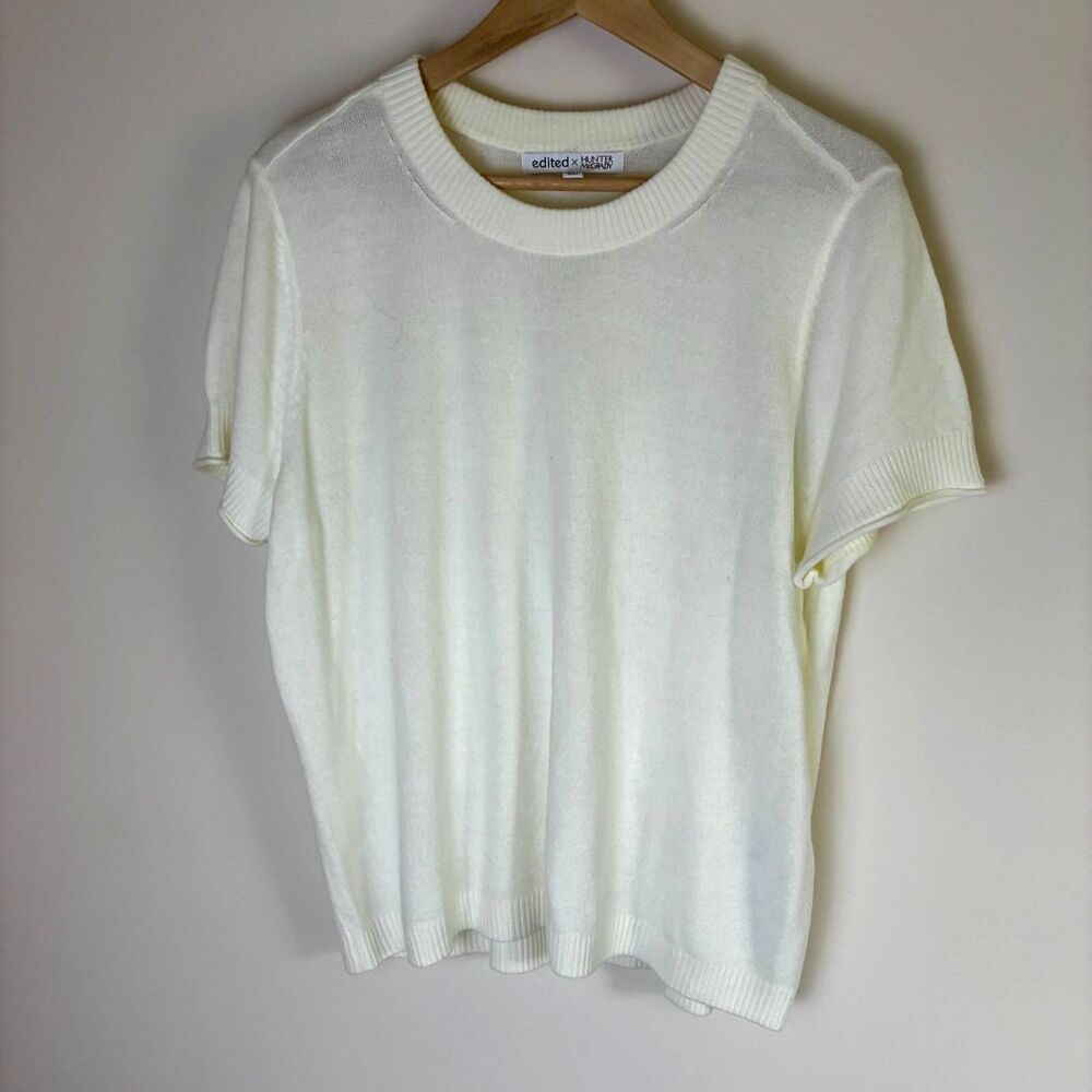Edited by Hunter McGrady Women's Sweater cream/ivory color short-sleeve crew L